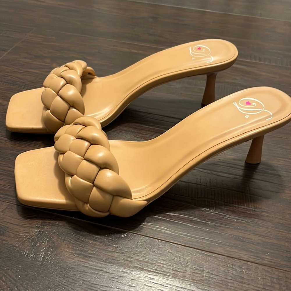 Nude heels 7